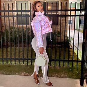 Meet your Posher, Eillom